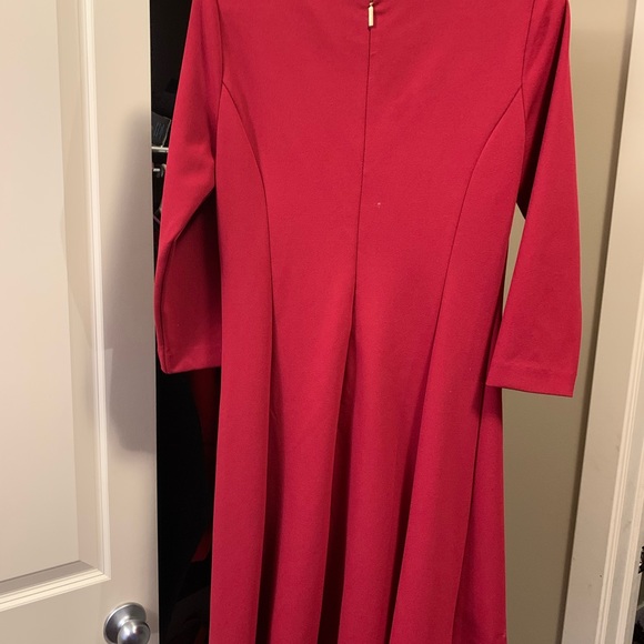 Women Dress. - Picture 2 of 2